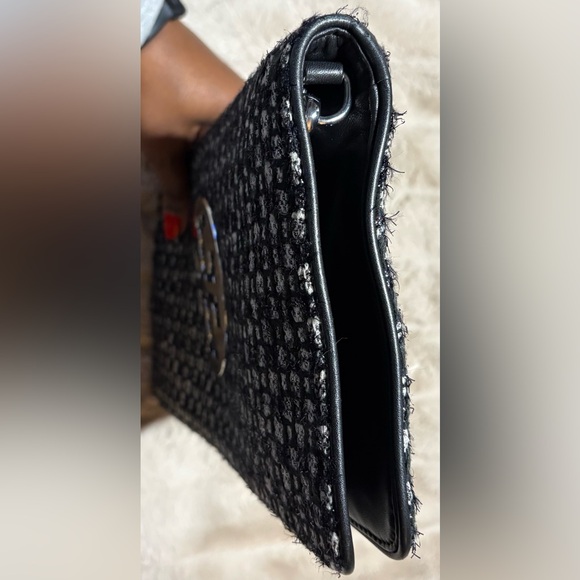 TORY BURCH REVA TWEED BAG/CLUTCH - Pre Owned - Great Condition - Picture 9 of 14